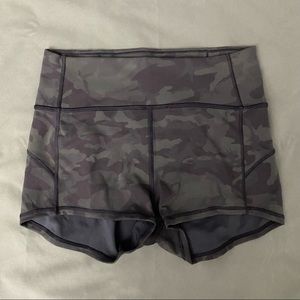 Lululemon In Movement Short Green Camo Size 8